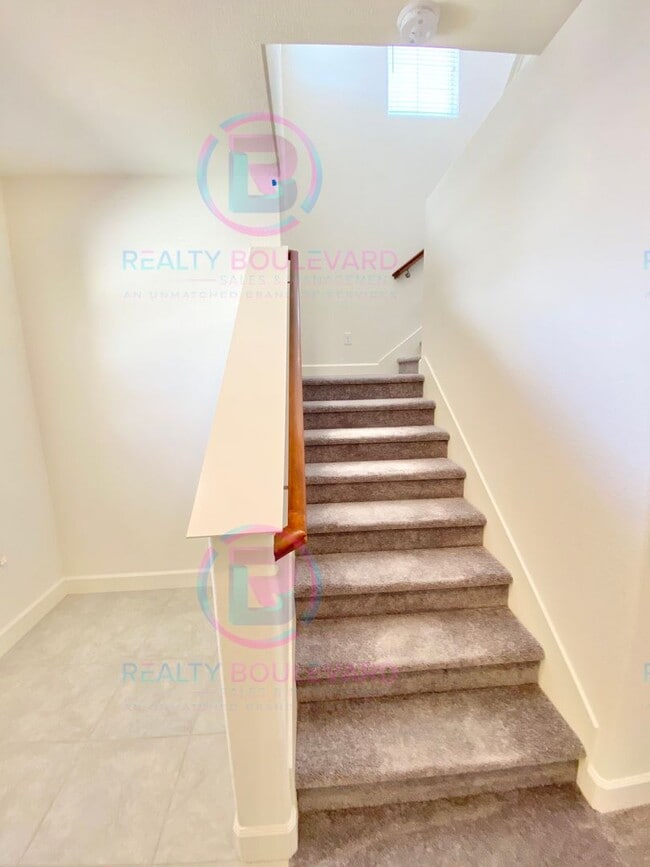 Building Photo - 1127 Winter Hawk Wy