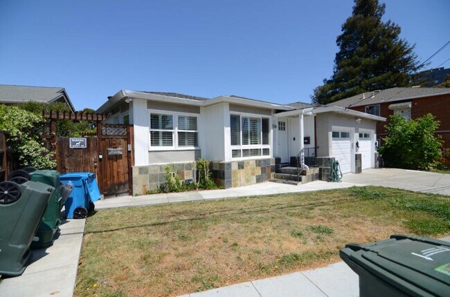 Building Photo - 126 22nd Ave