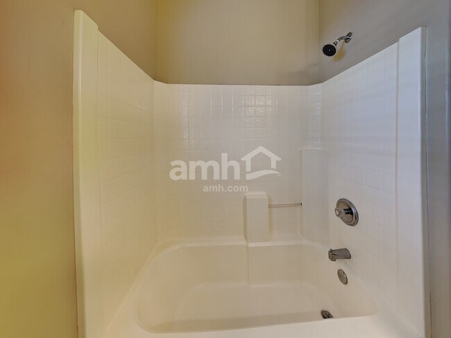 Building Photo - 5321 W Grenadine Rd