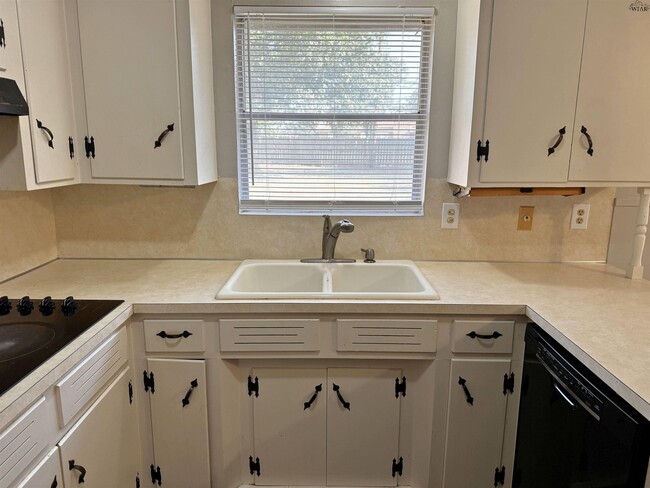 Building Photo - 4522 Westward Dr