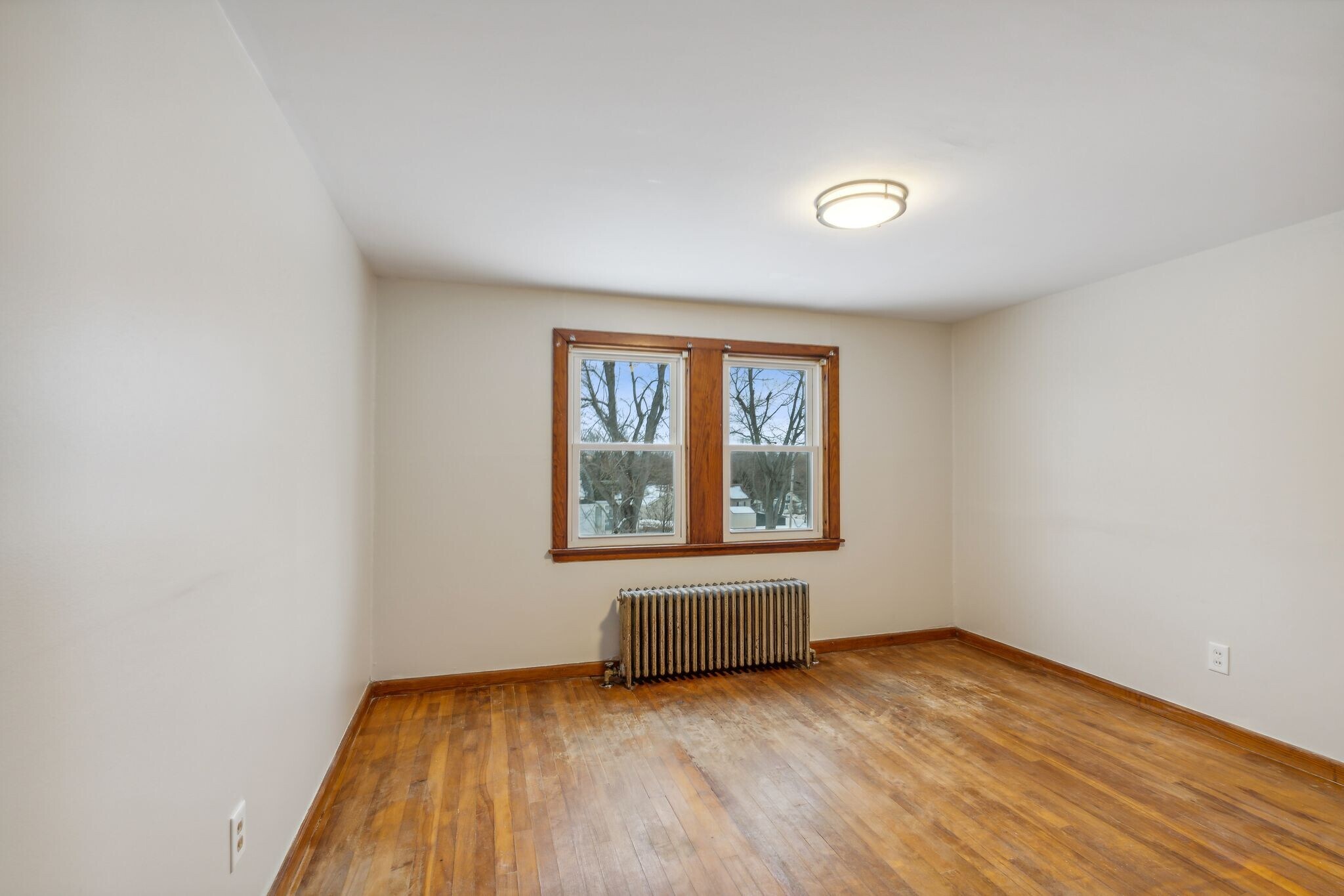 Building Photo - 254 S Main St