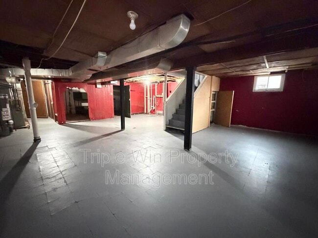 Building Photo - 2527 Switzer Ave