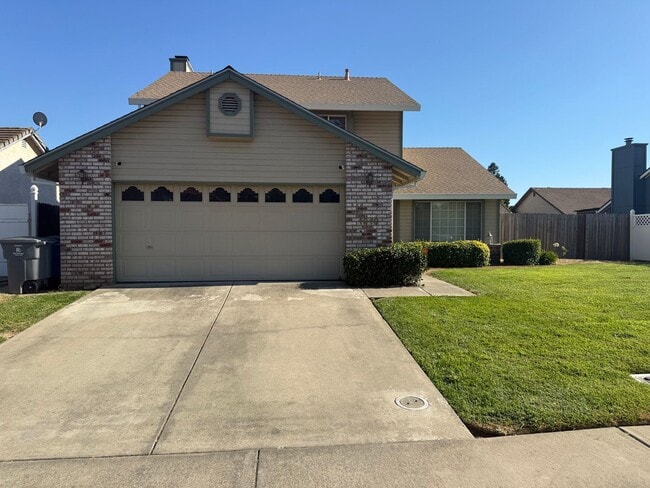 Building Photo - 4 BD 2 BATH HOME IN A GREAT NEIGHBORHOOD