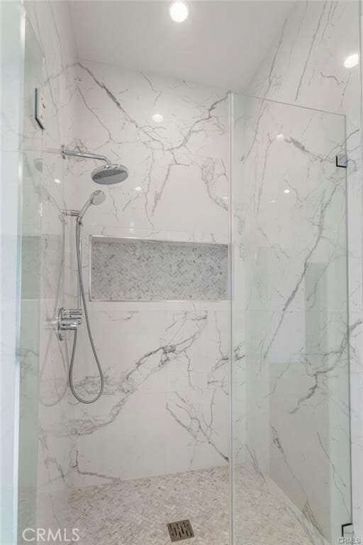 Building Photo - 5537 Vanalden Ave