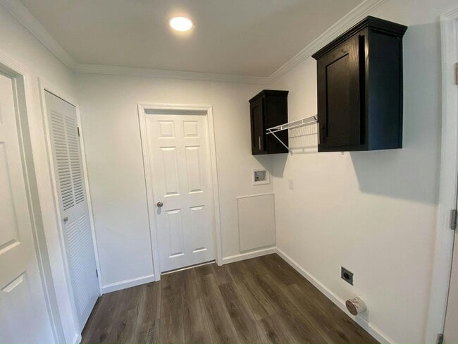 Building Photo - 8854 Breinig Run Cir