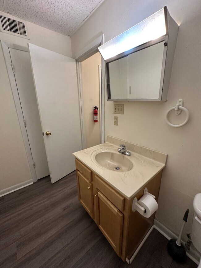 Building Photo - 3157 Tiffany Ct