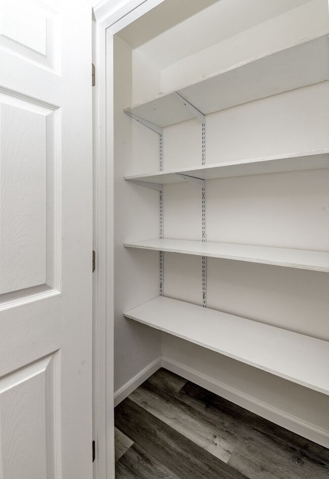 Building Photo - 704 5th Ave SE