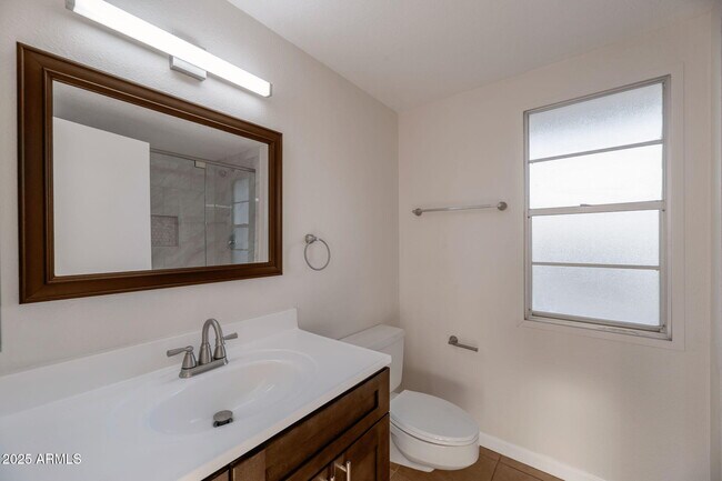 Building Photo - 9822 W Silver Bell Dr