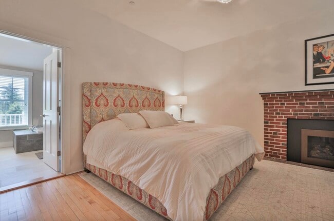 Building Photo - 26 N Main St