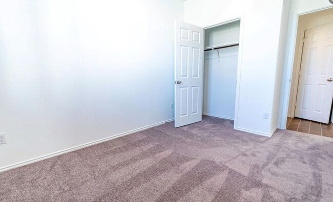 Building Photo - 1625 Brimhurst Dr