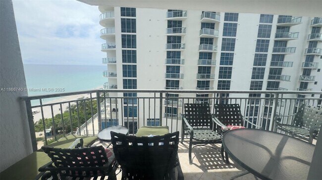 Building Photo - 17375 Collins Ave