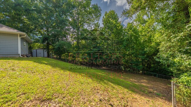 Building Photo - 28 Redwood Dr