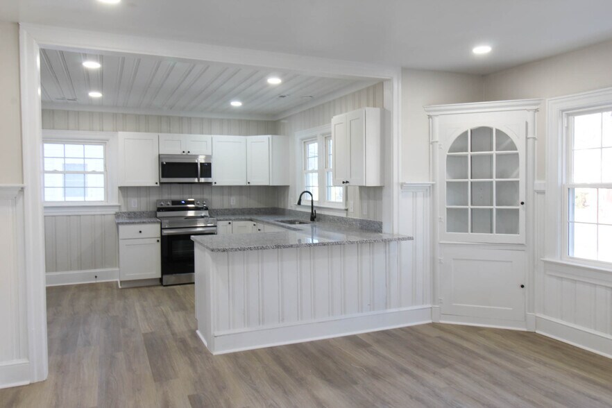 Kitchen - 713 Pennsylvania Ave