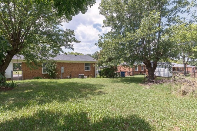 Building Photo - A Haven of Comfort and Convenience
