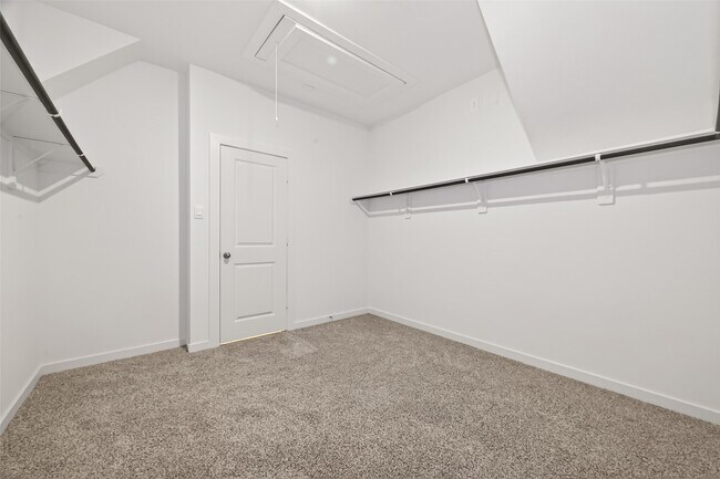 Building Photo - 4323 Camden Lakes St