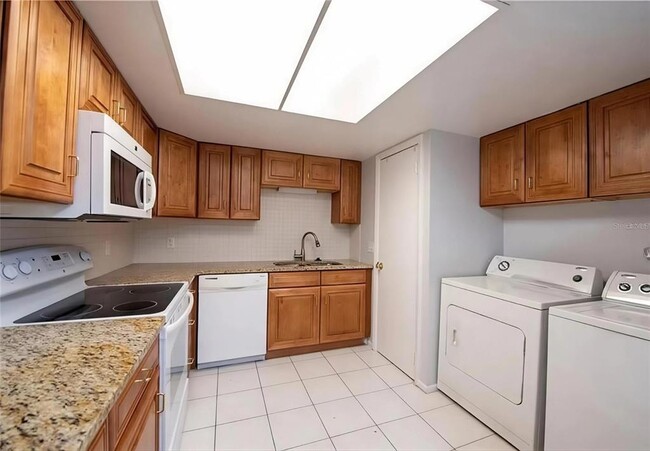 Building Photo - 9909 Sweepstakes Ln