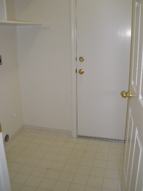 Building Photo - 938 Tipperary Dr