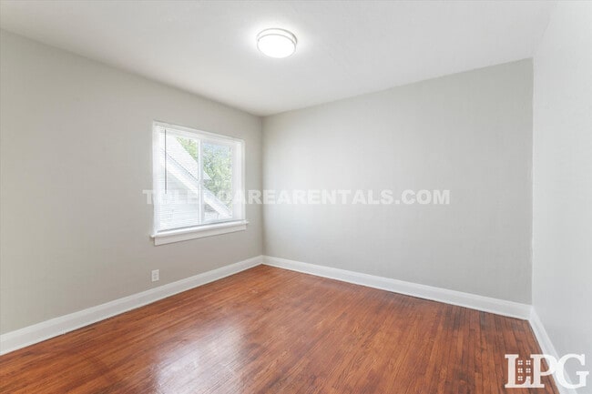 Building Photo - 1442 Schuyler Rd