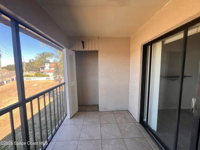 Building Photo - 1011 Clearmont St NE