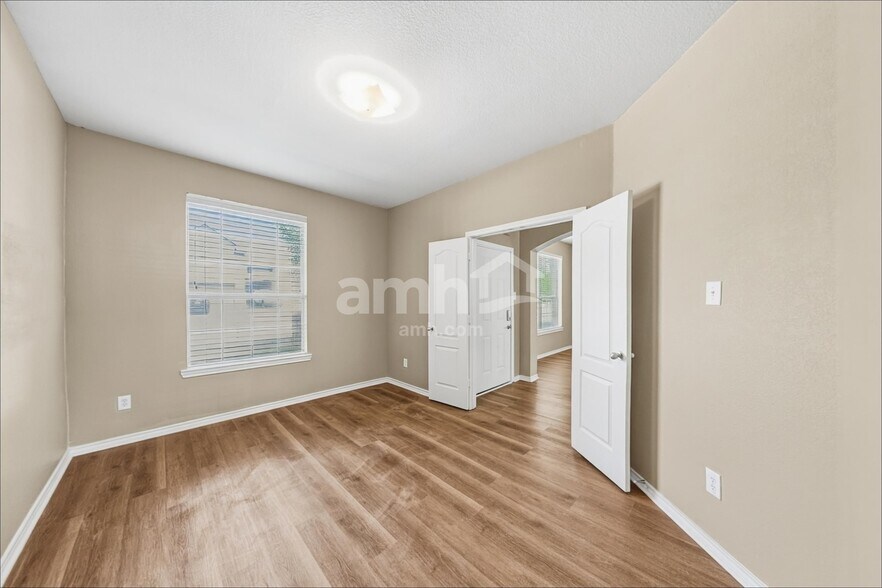 Building Photo - 5717 Eagle Mountain Dr