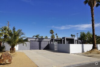 Building Photo - 2880 E Valencia Rd
