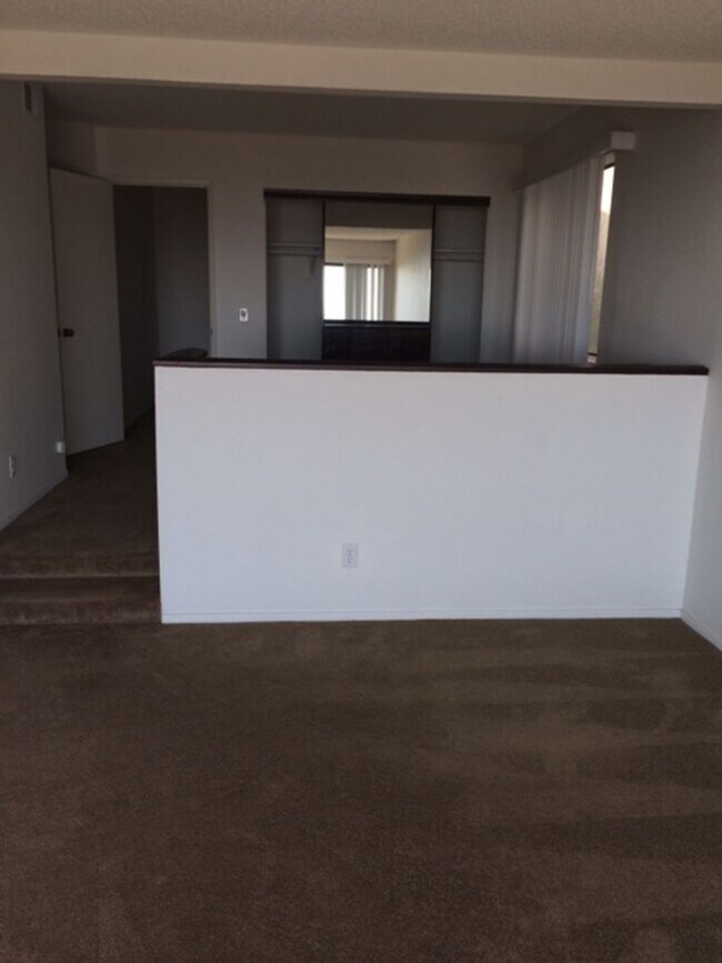 Building Photo - Tri-Level Seaview Condo with Amazing Ocean Views!