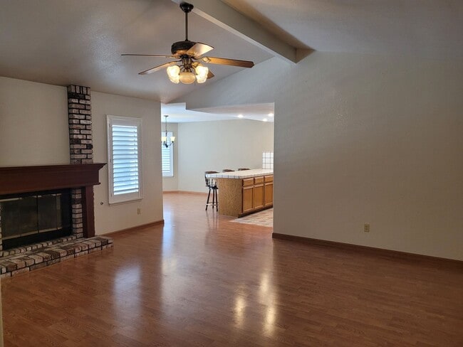 Building Photo - 2305 Oxford Ave