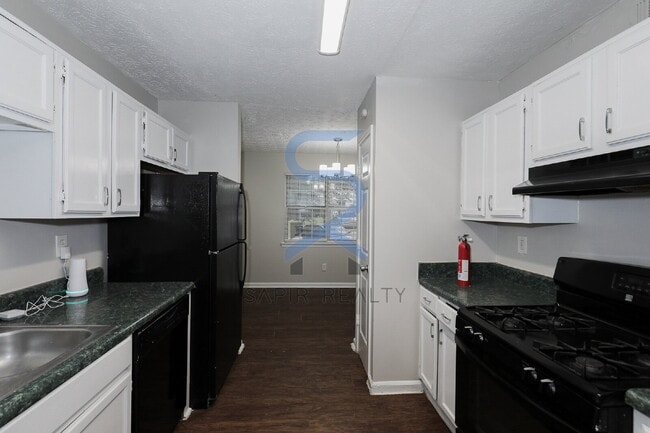 Building Photo - Move in before November 15th and get $100 ...