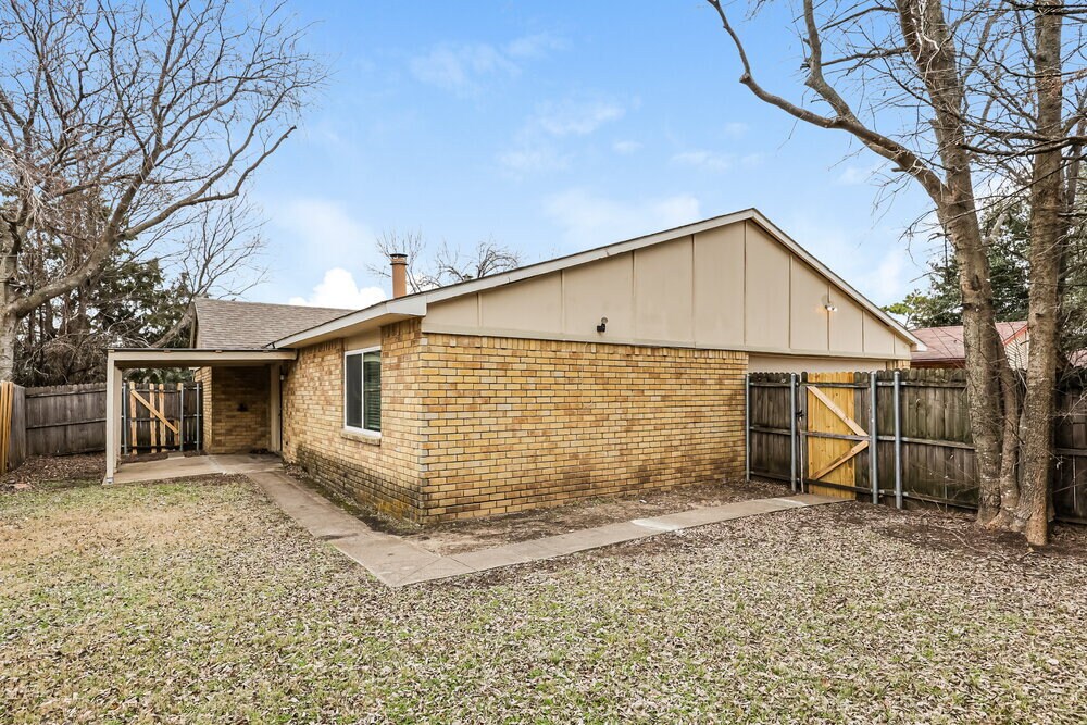 Building Photo - 7438 Emory Oak Ln