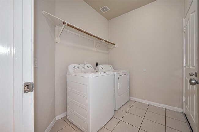 Building Photo - 21406 Rioja Bluff Ln