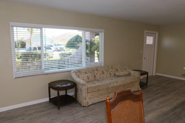 Building Photo - 1510 W Riviera Dr