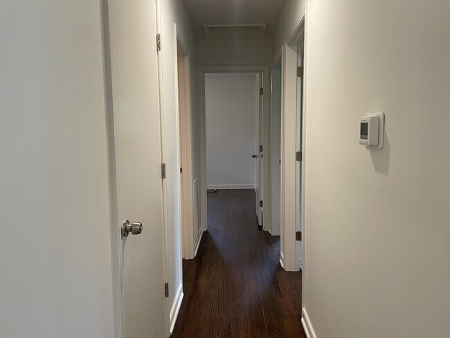 Building Photo - 1113 Craigmont Dr