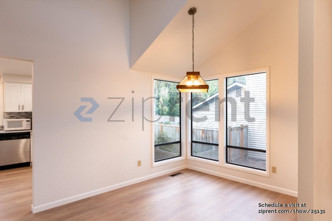 Building Photo - 10617 181st Ave NE