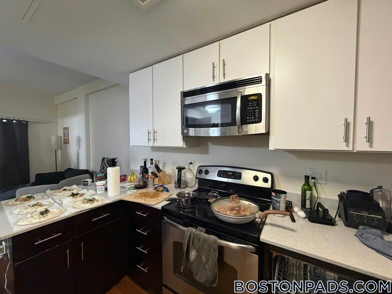 Building Photo - 8 Winter Pl