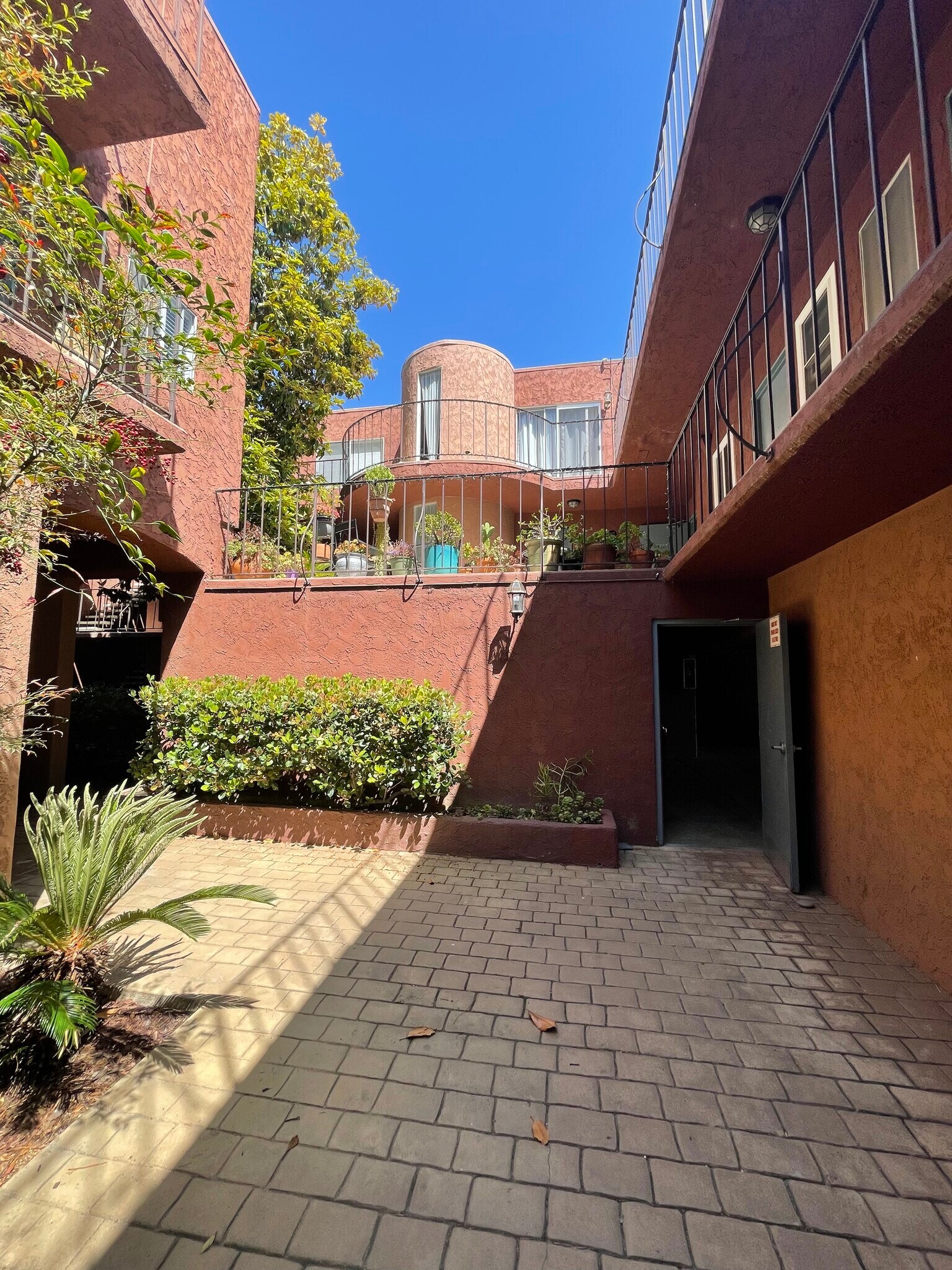 Inner Courtyard - 2222 Carmel Valley Road