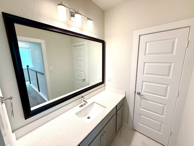 Building Photo - **MOVE IN SPECIAL** 2-Story 3 Bedroom / 2....