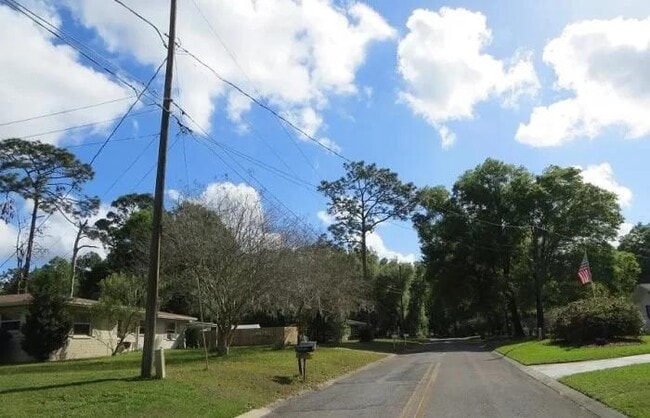 Primary Photo - 308 Violet Ln