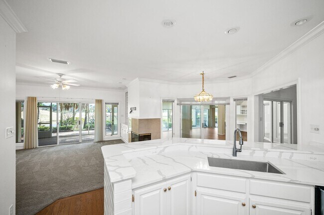 Building Photo - 601 Willow Point Ct