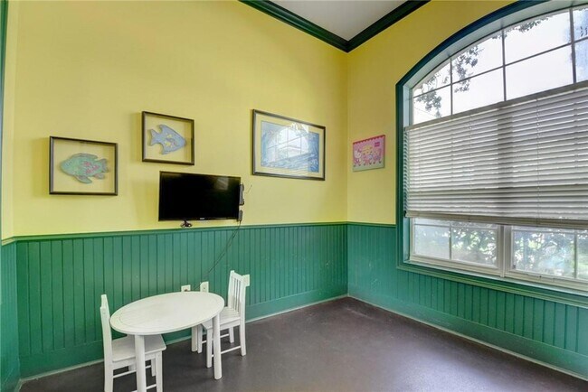 Building Photo - 9833 Baywinds Blvd