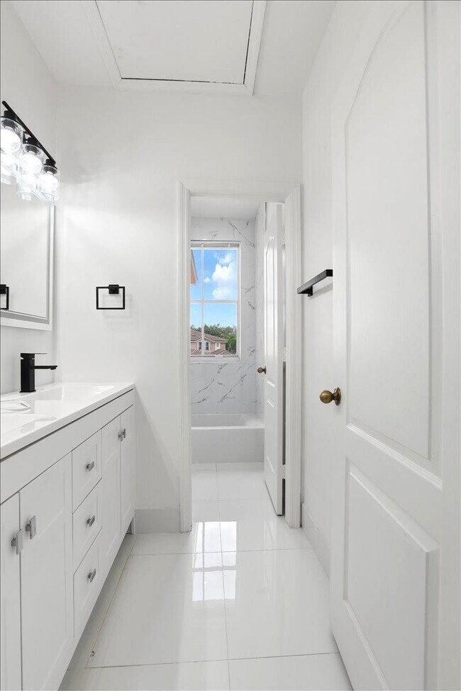 Building Photo - 3802 SW 165th Terrace