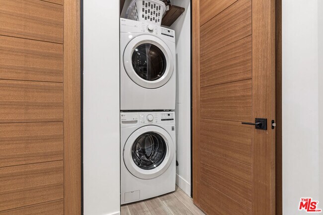 Building Photo - 22747 Erwin St