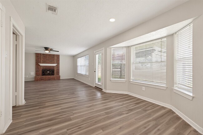 Building Photo - 2918 Colonel Ct Dr