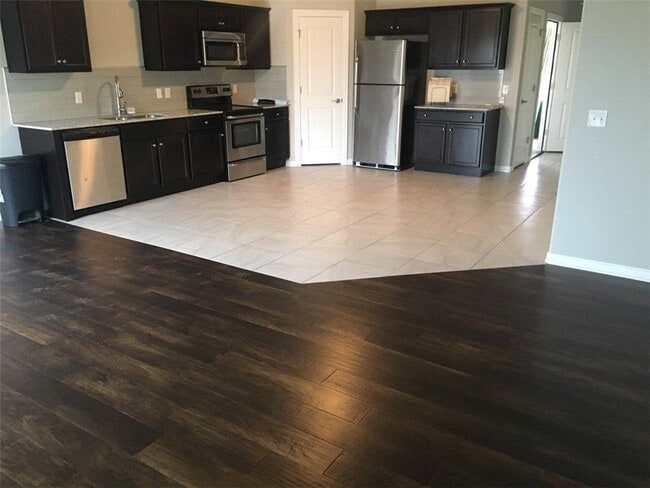 Building Photo - 2725 W Kilimanjaro Way