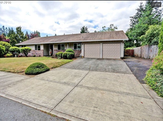 Building Photo - 9423 NE Woodridge St