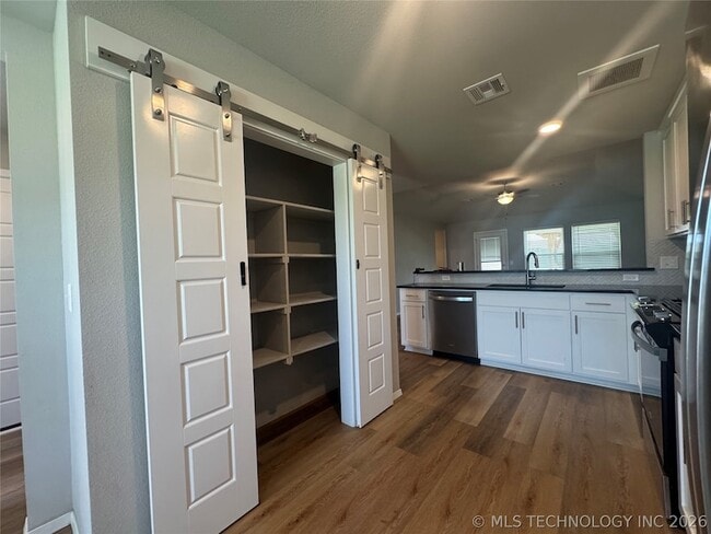 Building Photo - 13008 East 125th Place N