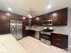 Building Photo - 1587 Stonehill Ct