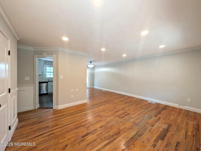 Building Photo - 73 S Shore Dr