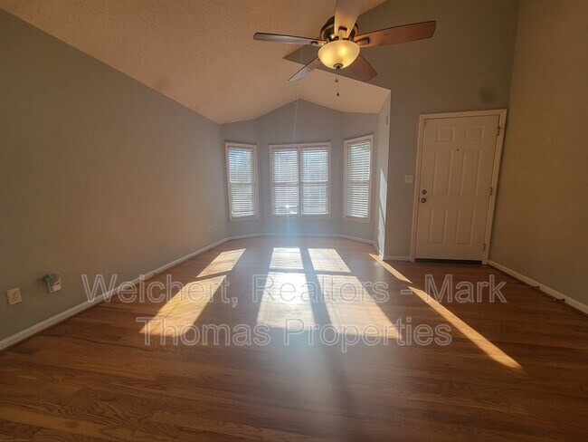 Building Photo - 104 Shotts Ct