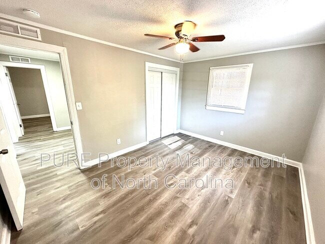 Building Photo - 504A Moore Dr