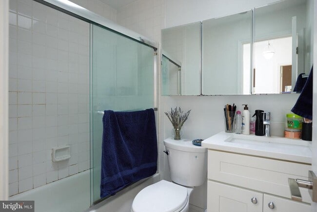 Building Photo - 1124 25th St NW